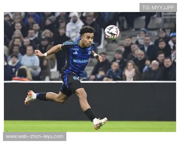 盖拉-杜埃推射扳平，斯特拉斯堡主场短暂沸腾